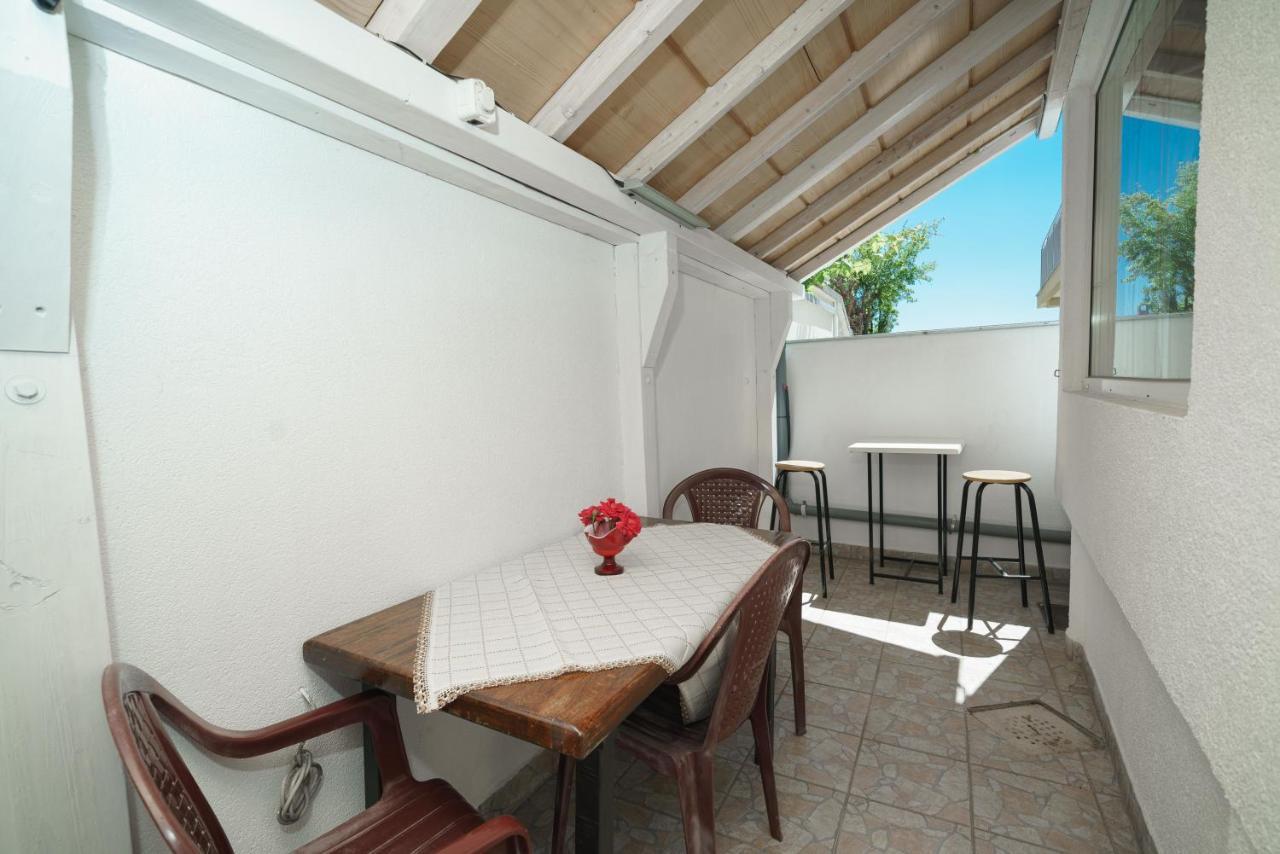 Apartmani Krizanovic Vodice Eksteriør bilde