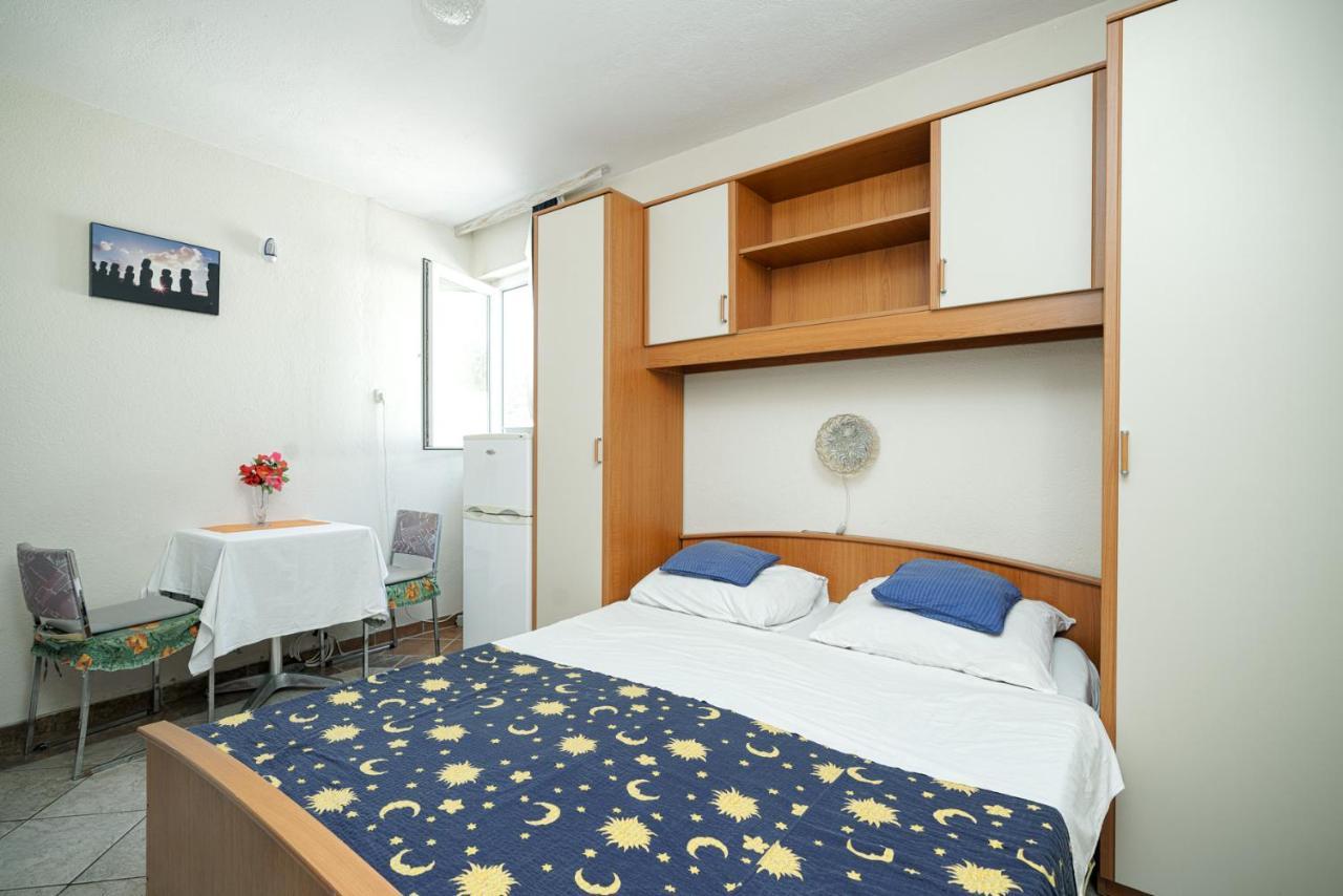 Apartmani Krizanovic Vodice Eksteriør bilde