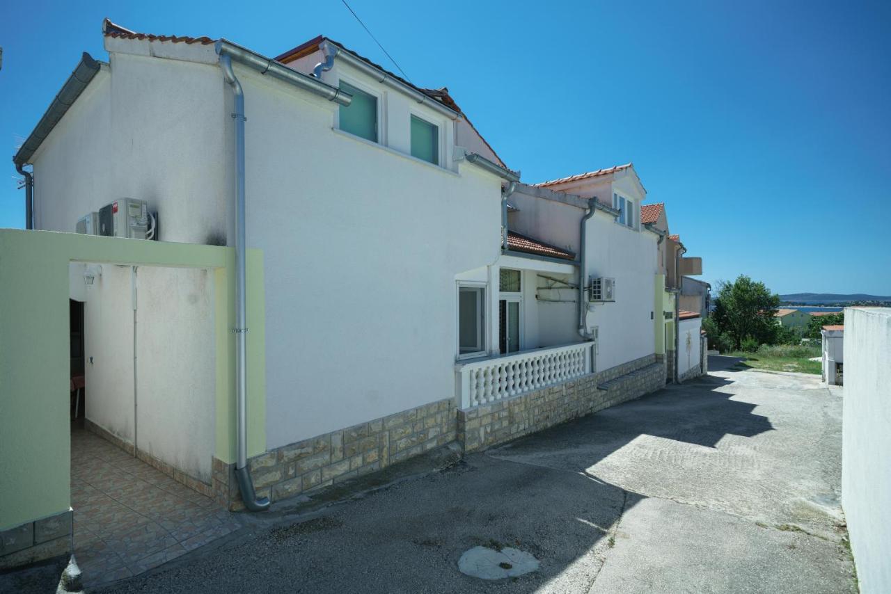 Apartmani Krizanovic Vodice Eksteriør bilde